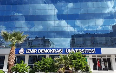 جامعة إزمير الديمقراطية campus